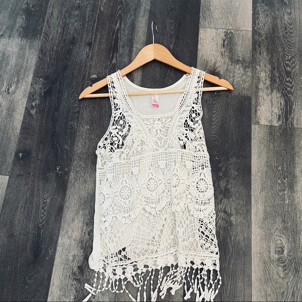 Women’s tank top with fringe bottom off white lace crochet front